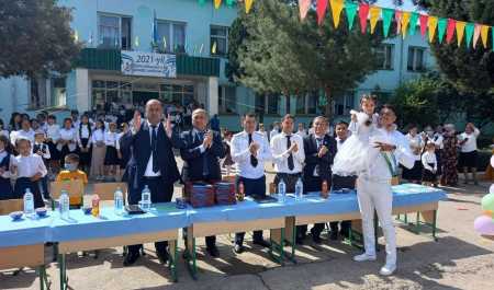Institut jamoasi umumta’lim maktablarida o‘tkazilgan “So‘nggi qo‘ng‘iroq” tadbirlarida ishtirok etishdi