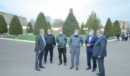 Ichki ishlar vaziri maslahatchisi, general-polkovnik – Zokirjon Аlmatov  Chirchiq shahri aholisi bilan uchrashdi