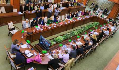 ChDPU talabalari Toshkent adabiyotshunoslik forumida ishtirok etdi