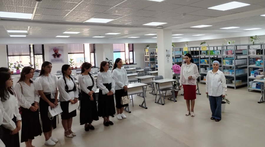 hirchiq davlat pedagogika universiteti Maktabgacha va boshlang‘ich ta’lim fakultetida 1-kurs maktabi loyihasi doirasida 2025/2026-o‘quv yili uchun 1-bosqich talabalarini kutib olish marosimi bo‘lib o‘tdi.