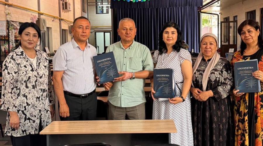 KAFEDRA DOTSENTI ILMIY MAQOLALAR TO‘PLAMINING TAQDIMOT MAROSIMIDA QATNASHDI