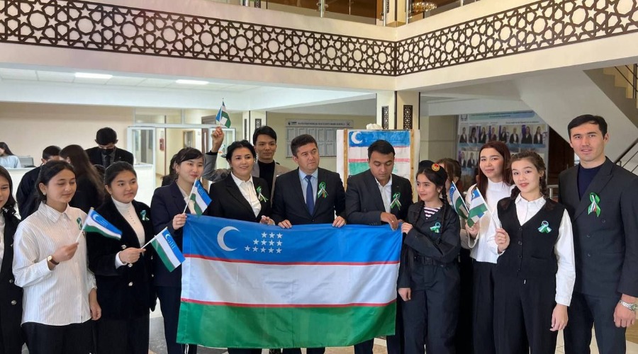 18 Noyabr — O‘zbekiston Davlat Bayrog‘i qabul qilingan kun