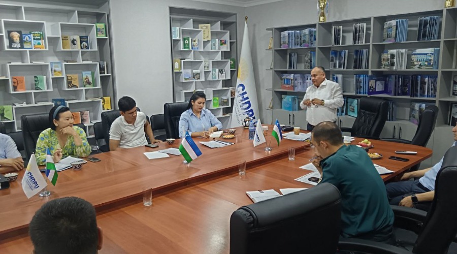 Chirchiq davlat pedagogika universitetida Fizika va kimyo fakultetida 2024-2025 o‘quv yili yakunlari bo‘yicha tyutorlar hisobot tinglandi.