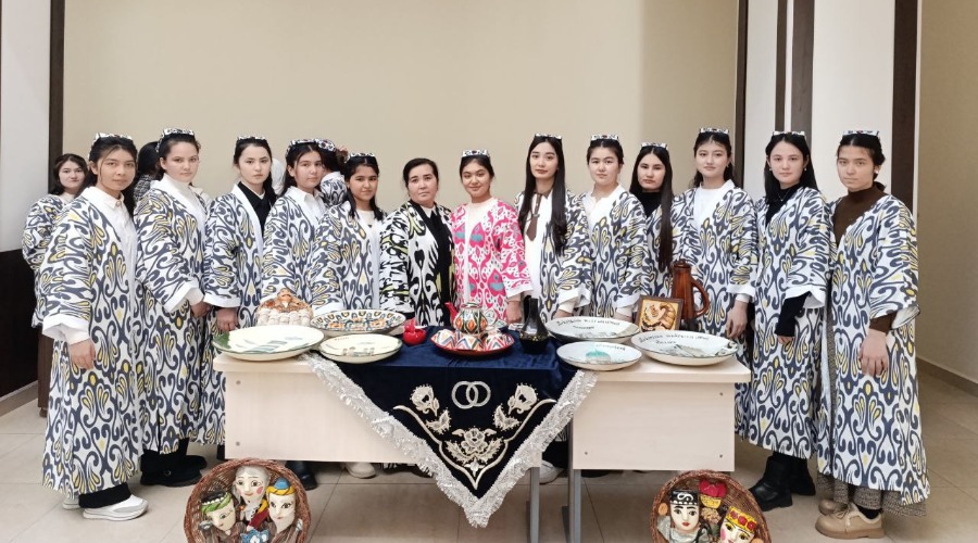 "Milliy liboslar - milliy qadriyatlar timsoli" mavzusida festival