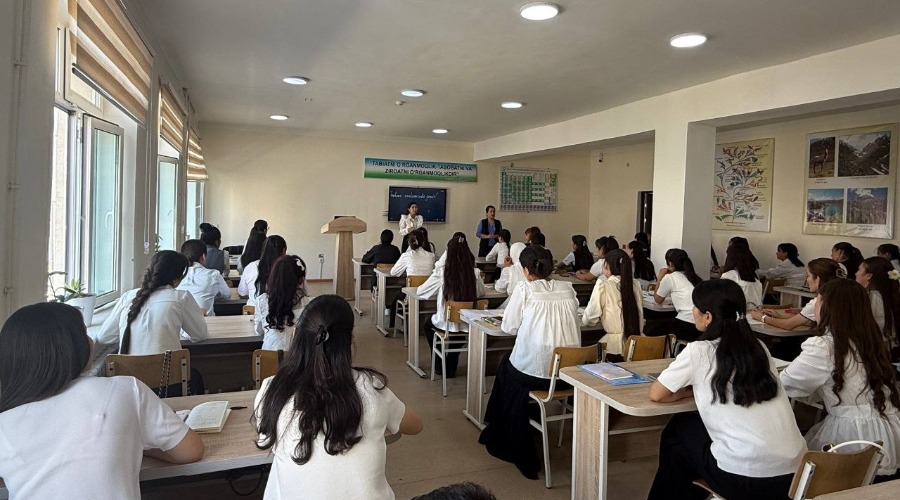 Talabalar bilan uchrashuv