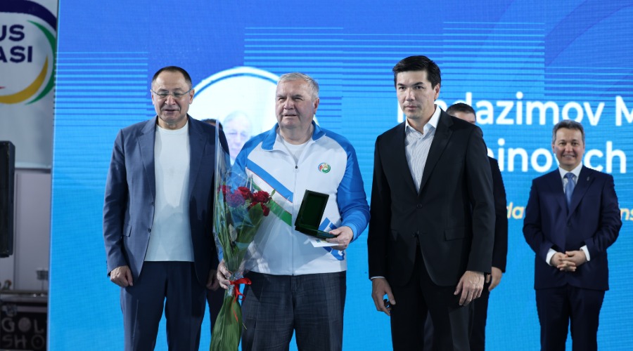 Rektorimiz “Jismoniy tarbiya va sport a’lochisi” ko'krak nishoni bilan taqdirlandi