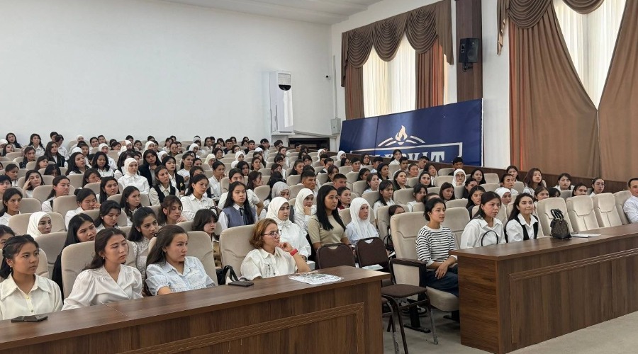 Talabalar bilan uchrashuv