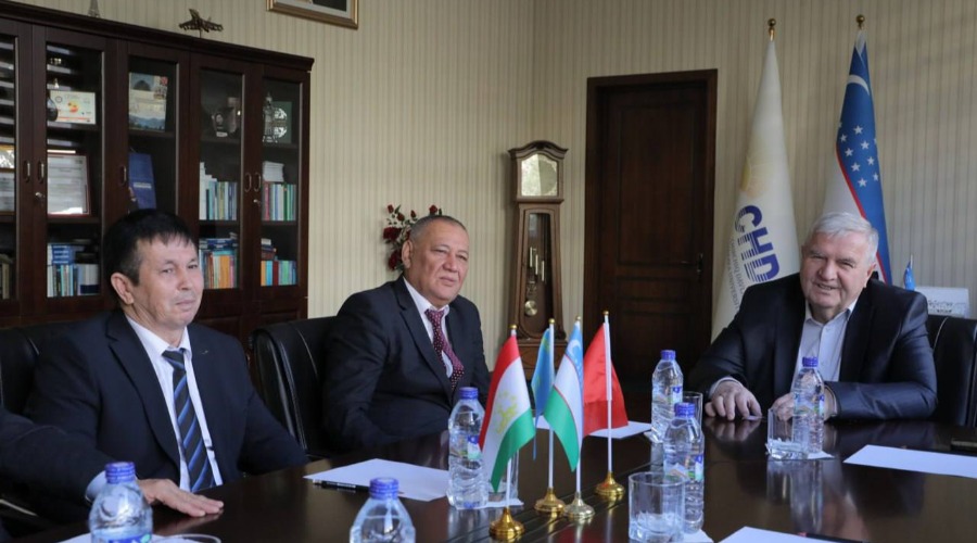 Rektor xalqaro konferensiya ishtirokchilarini qabul qildi