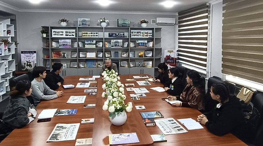 Chirchiq davlat pedagogika universiteti Talabalar orasida ijtimoiy-ma’naviy muhit barqarorligini ta’minlashga mas’ul rektor maslahatchisi A.S. Qo‘chqorov hamda Yoshlar kengashi a’zolari ishtirokida uchrashuv tashkil etdi.