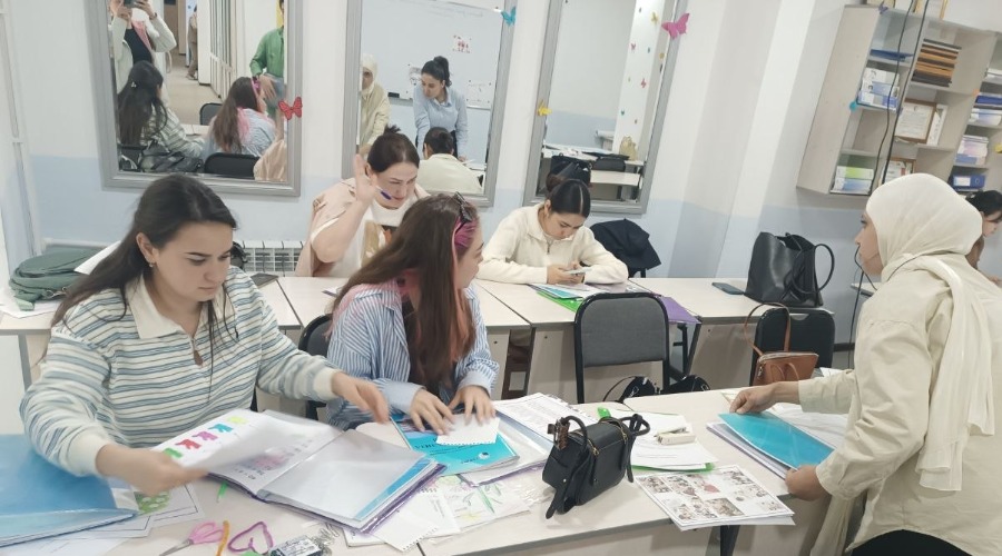 Kelajak psixologlari amaliyot maydonida