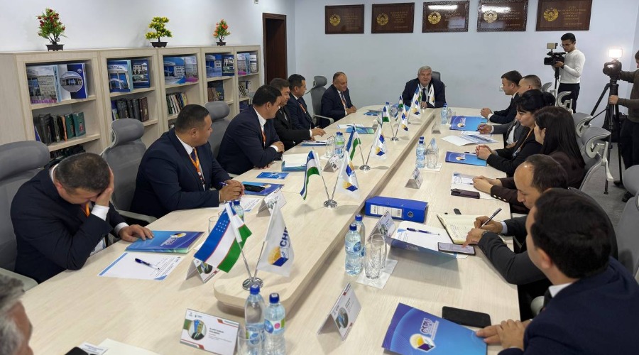 Universitet rektori Prorektorlar kengashi yig‘ilishida ishtirok etdi