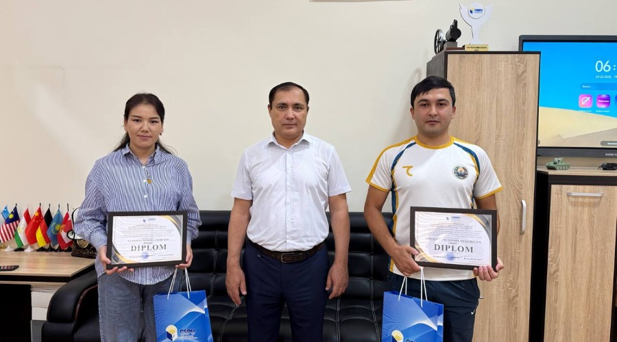 PROREKTOR ENG YAXSHI IXTIROCHILAR BILAN UCHRASHDI.