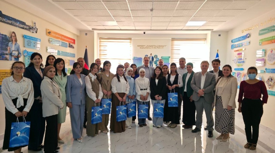 🎓 ChDPUda xalqaro yozgi maktabning birinchi kuni muvaffaqiyatli o‘tdi