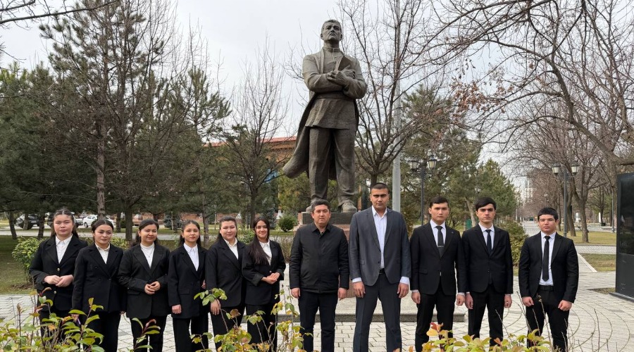 “Adiblar xiyoboni” ga tashrif