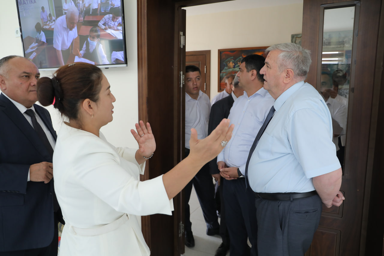 Rektor o‘qituvchi va talabalarga yaratilgan sharoitlarni ko‘zdan kechirdi Gallery Image