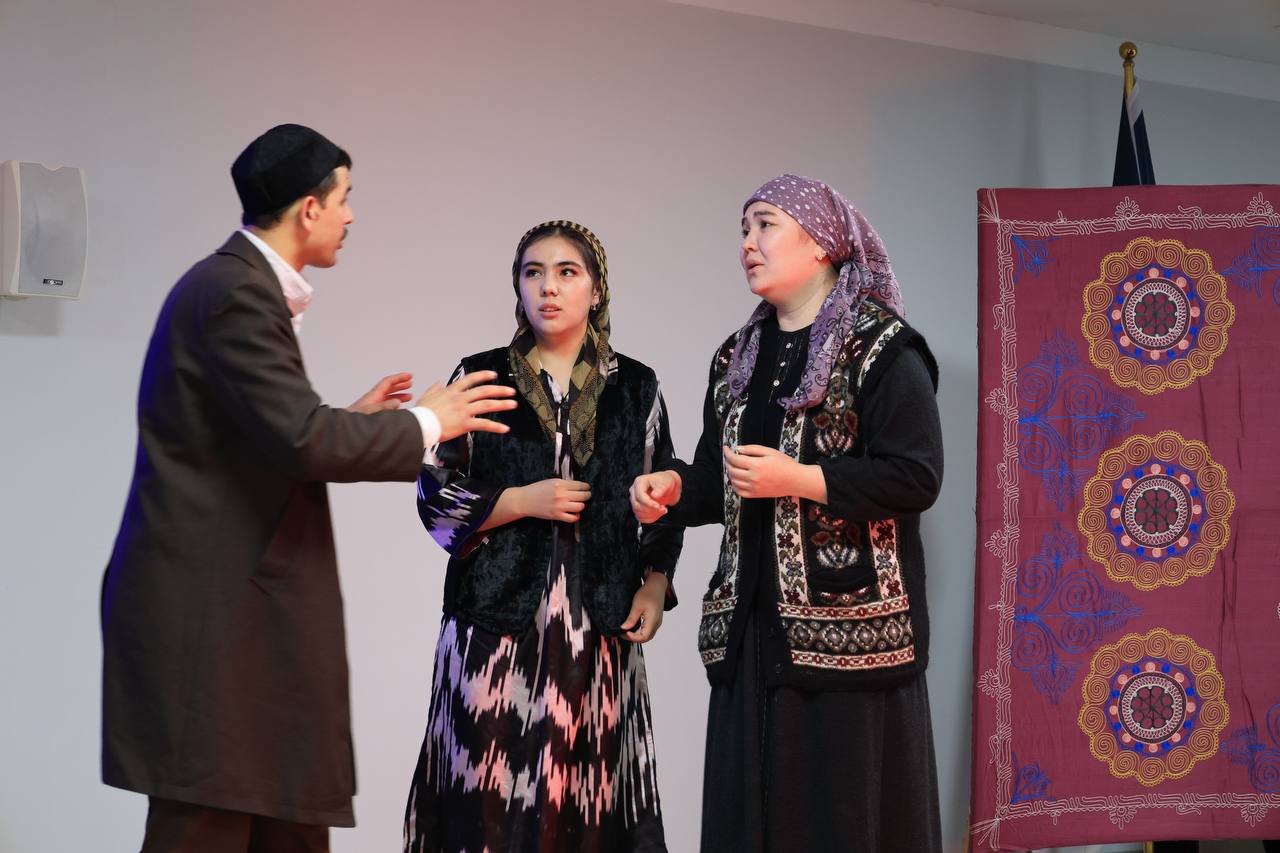 Teatr tomoshasi! Gallery Image
