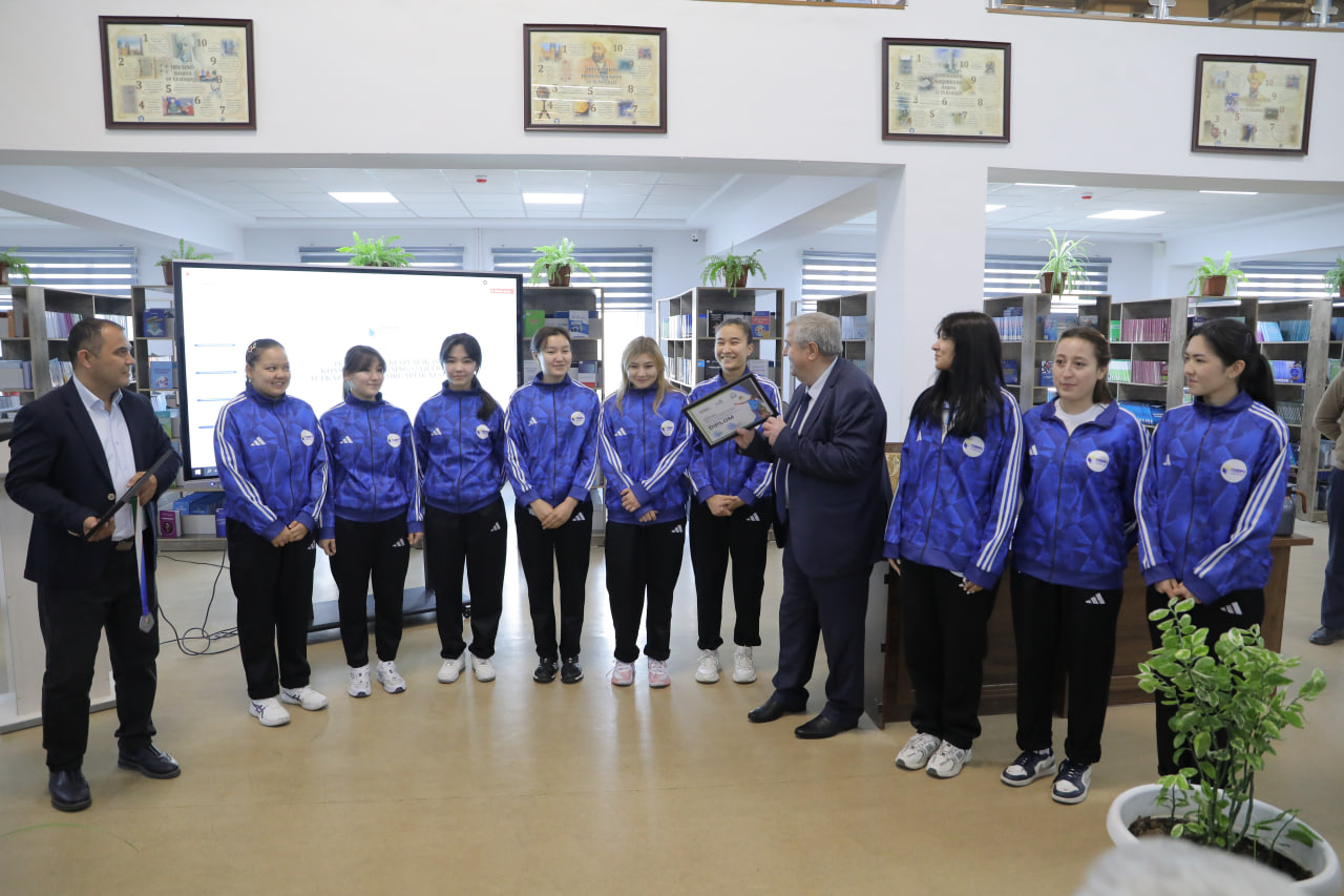 Rektor yuksak natijalari bilan g‘urur bag‘ishlagan sportchi talaba-qizlarni olqishladi Gallery Image
