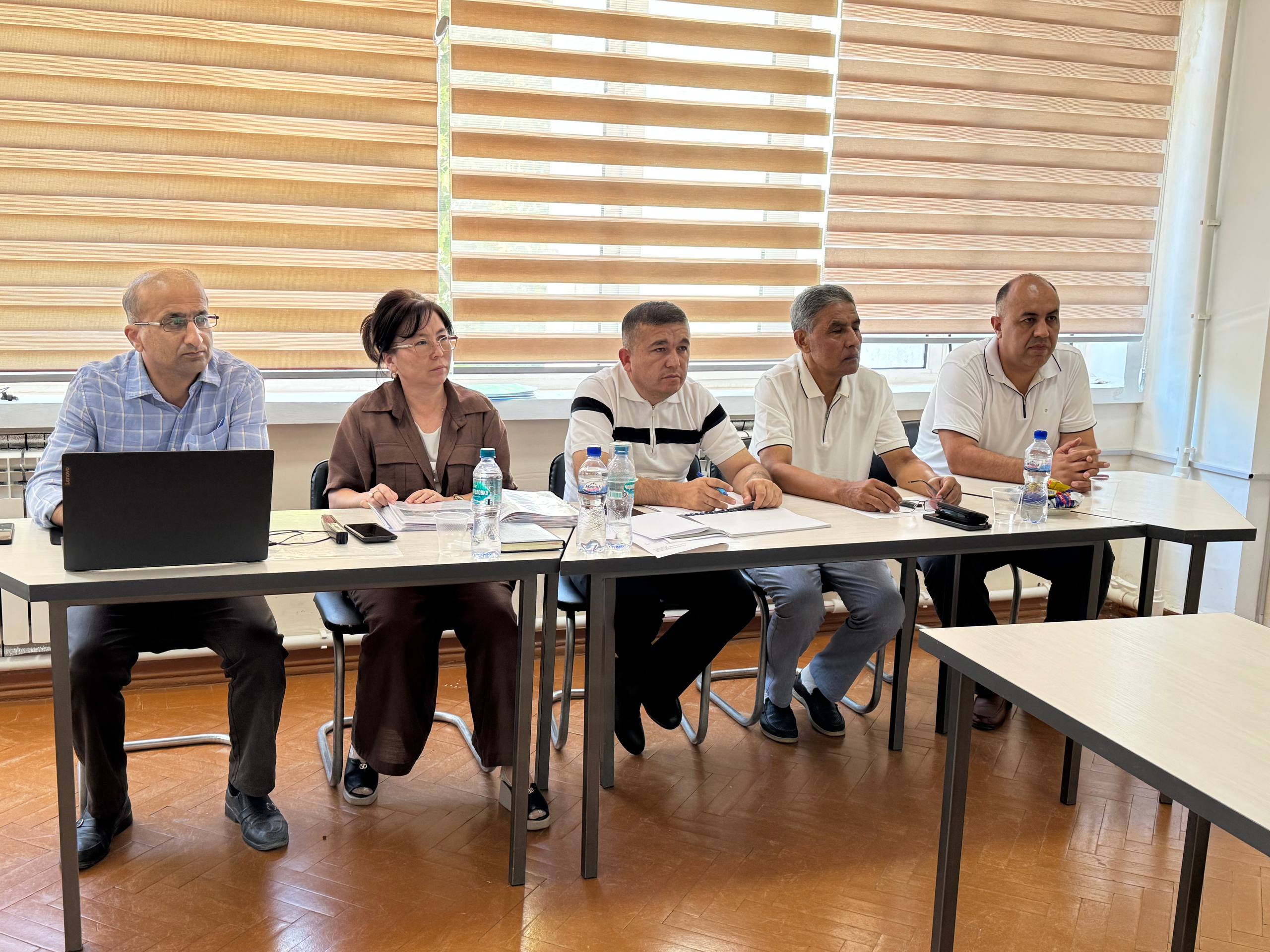 Gumanitar fanlar fakultetida kafedra professor-o‘qituvchilarining yillik faoliyati yuzasidan hisobot jarayoni o‘tkazilmoqda Gallery Image