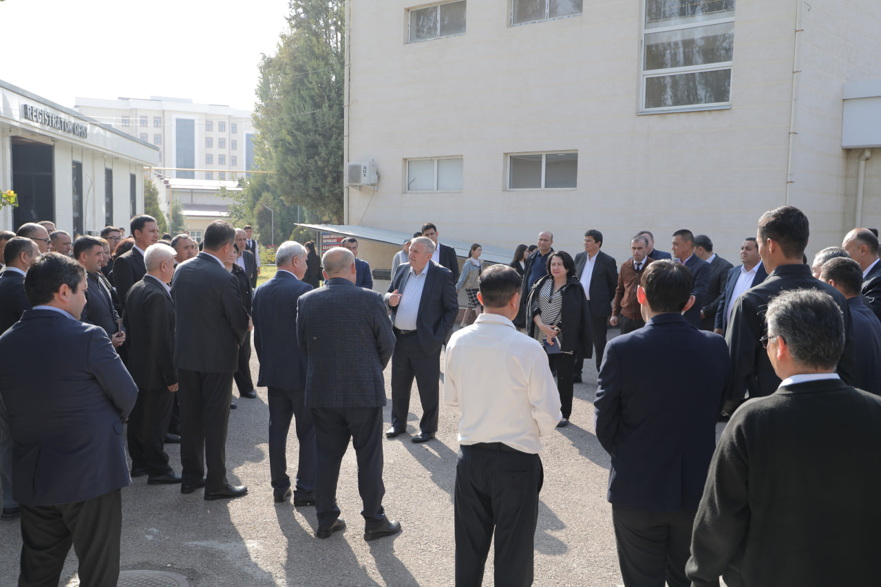 Kasbga yo‘naltirilgan ta’lim muhitida kelajak o‘qituvchilarini tayyorlash tajribasi va istiqbollari muhokama qilindi Gallery Image