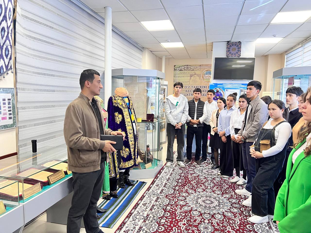 “Muzeyga sayohat — moziyga sayohat” Gallery Image