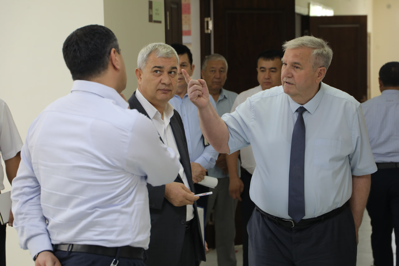 Rektor o‘qituvchi va talabalarga yaratilgan sharoitlarni ko‘zdan kechirdi Gallery Image