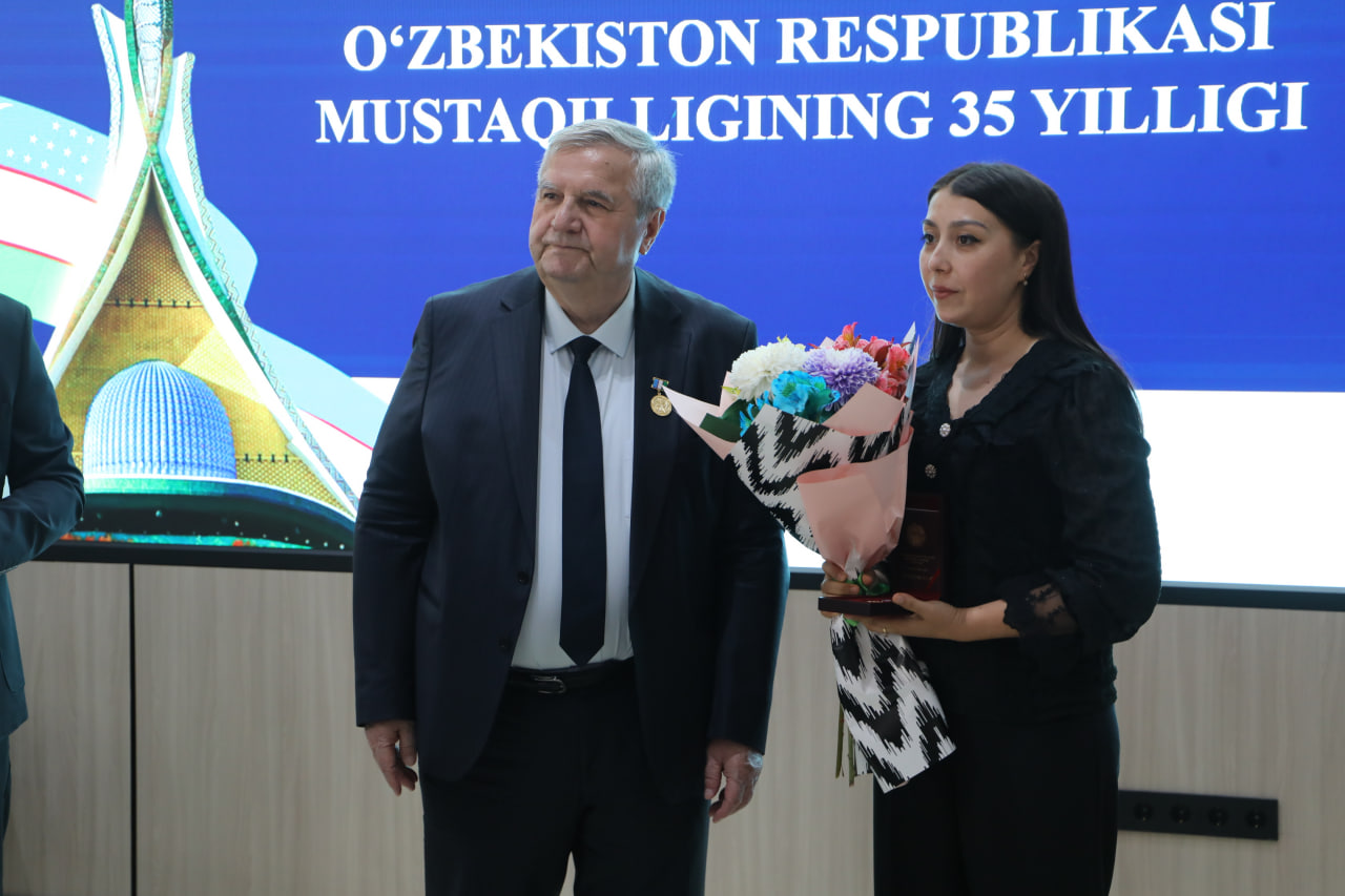 “O‘zbekiston Respublikasi mustaqilligining 35-yilligi” esdalik nishonlari topshirildi Gallery Image