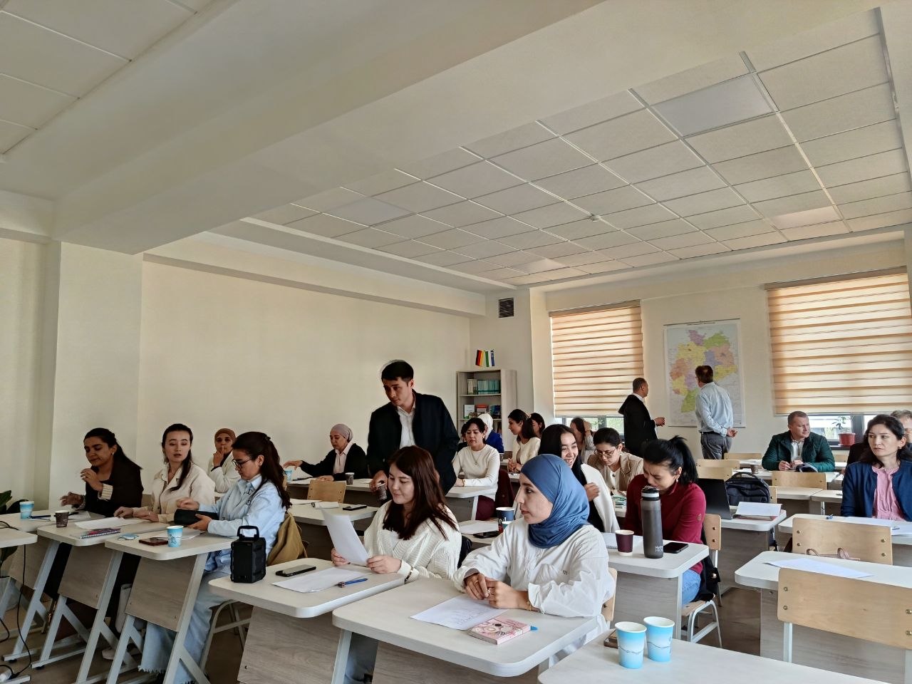 🎓 ChDPUda xalqaro yozgi maktabning 4-kuni sotsiolingvistika va ko‘p tillilik masalalariga bag‘ishlandi Gallery Image