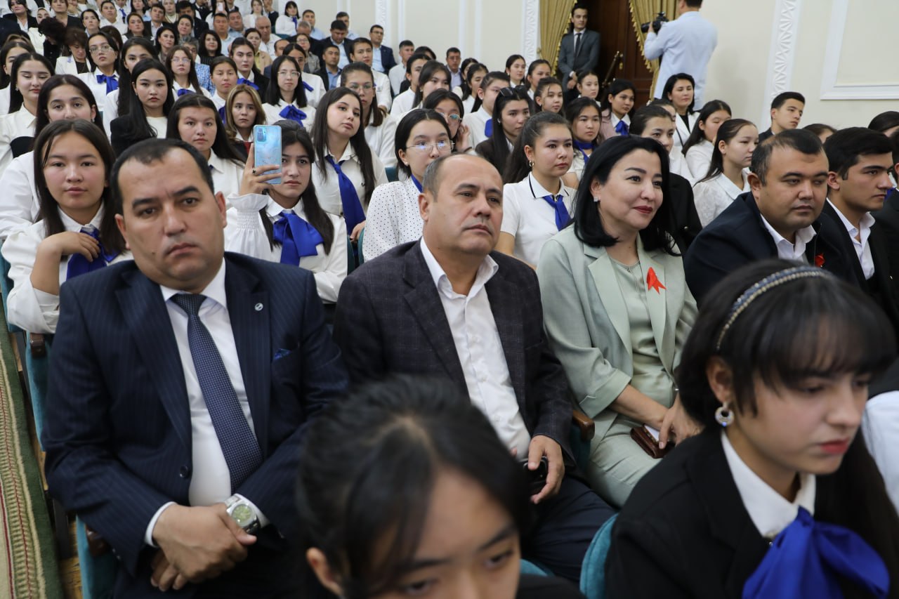 Universitetimizda talabalikka bag‘ishlov hamda ustoz va murabbiylar kuniga bag‘ishlangan tadbir o‘tkazildi Gallery Image