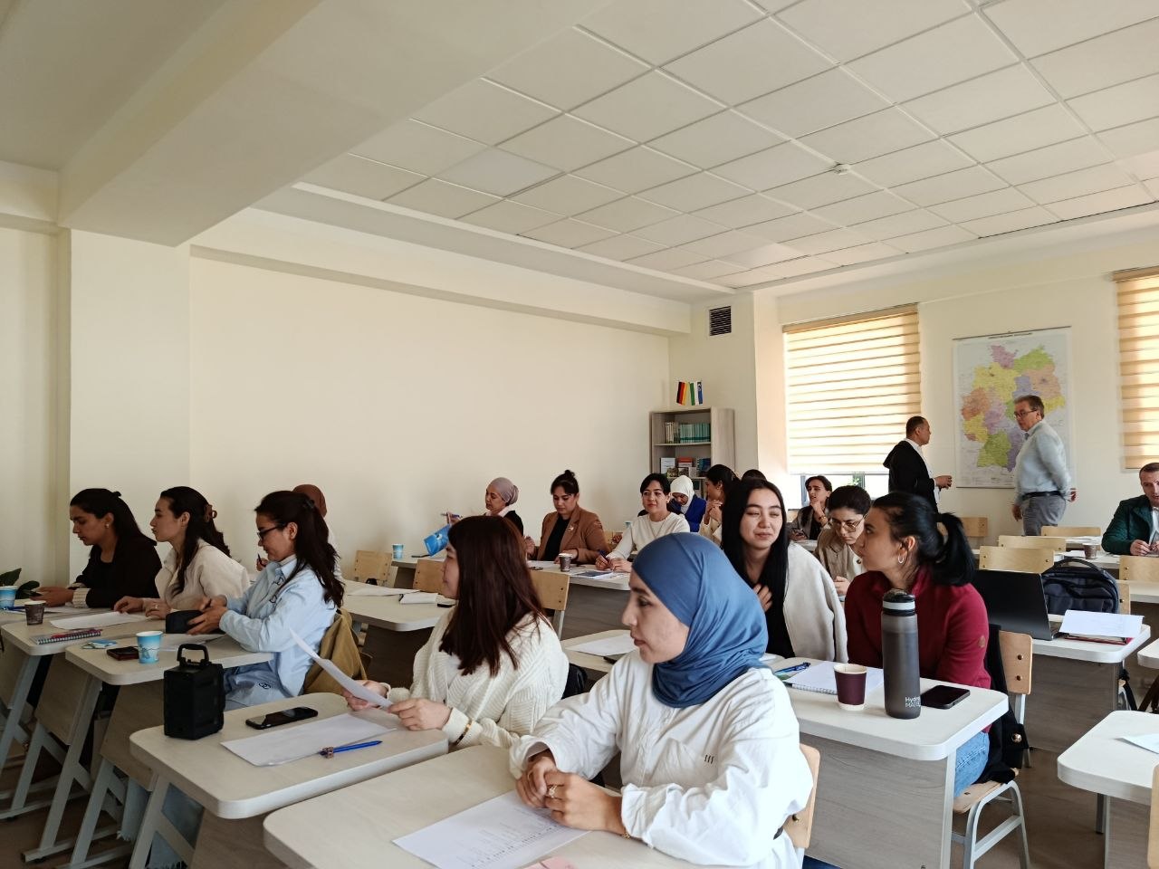 🎓 ChDPUda xalqaro yozgi maktabning 4-kuni sotsiolingvistika va ko‘p tillilik masalalariga bag‘ishlandi Gallery Image