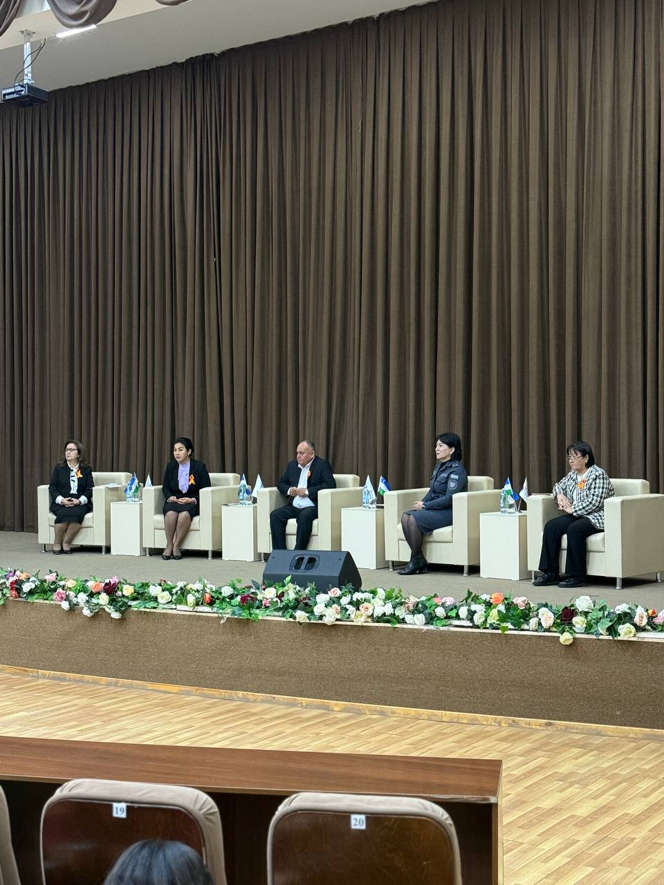 Biz zo‘ravonlikka qarshimiz!” shiori ostida Toshkent viloyatida xotin-qizlarga nisbatan tazyiq va zo‘ravonlikning oldini olishga bag‘ishlangan tadbir o‘tkazildi. Gallery Image