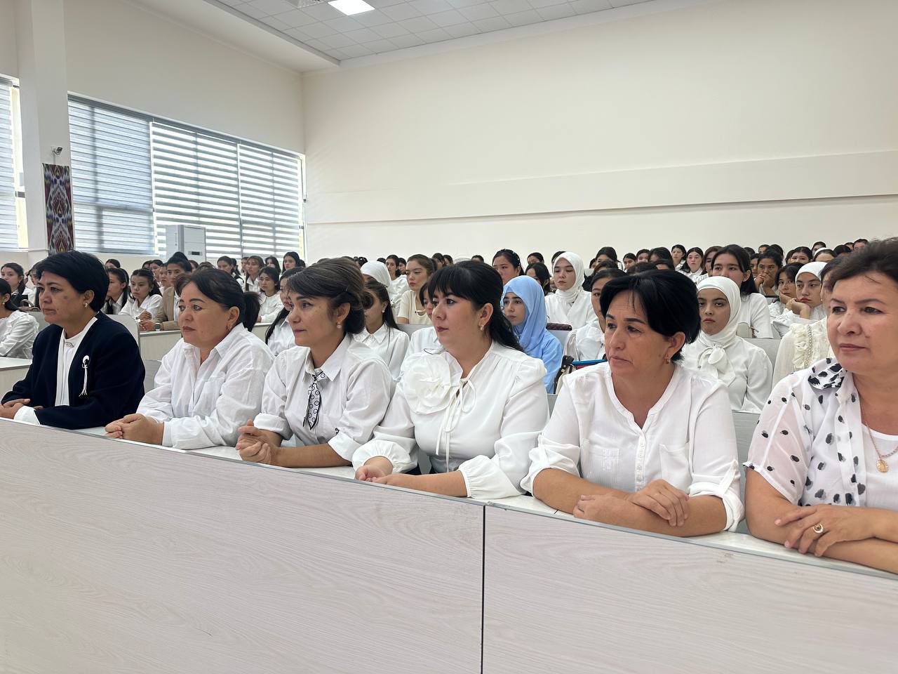 hirchiq davlat pedagogika universiteti Maktabgacha va boshlang‘ich ta’lim fakultetida 1-kurs maktabi loyihasi doirasida 2025/2026-o‘quv yili uchun 1-bosqich talabalarini kutib olish marosimi bo‘lib o‘tdi. Gallery Image