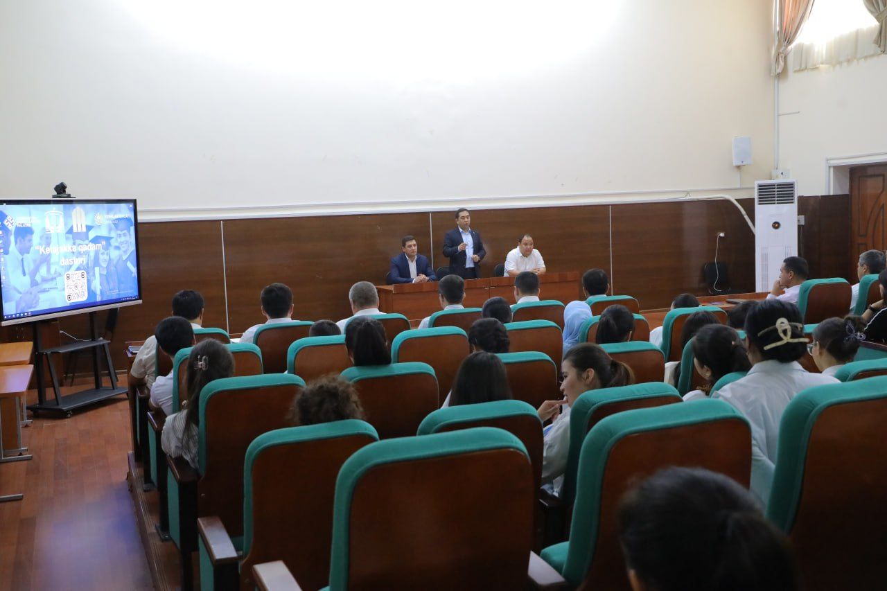Bitiruvchilarni ishga joylashishi uchun “Kelajakka qadam” dasturi doirasida seminar o‘tkazildi. Gallery Image