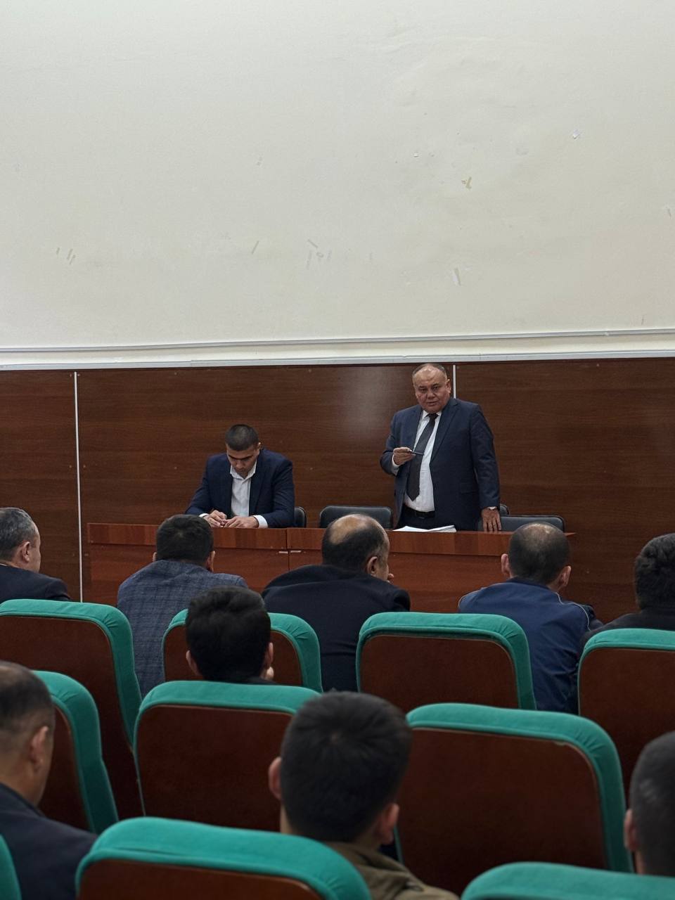 Yoshlar masalalari va ma’naviy-ma’rifiy ishlar bo‘yicha 1-prorektor S.B. Qorayev hamda  bo‘limi boshlig‘i J.M. Yursinboyev tomonidan barcha fakultet dekan o‘rinbosarlari va tyutorlar ishtirokida yig‘ilish bo‘lib o‘tdi. Gallery Image