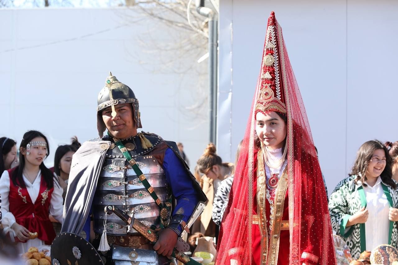 Праздник Навруз — это торжество обновления и весеннего великолепия! Gallery Image