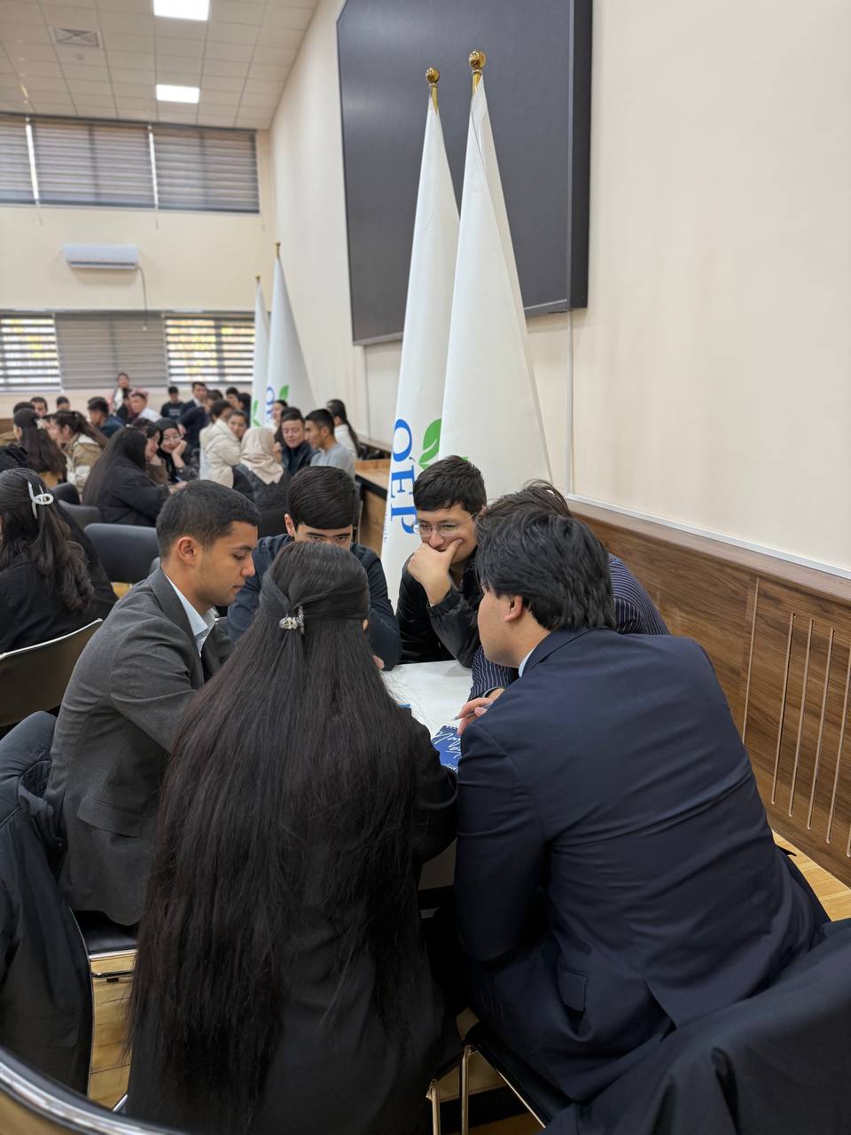 Welcome to the Youth Ecoforum held under the slogan 'Towards a healthy future with ecological culture!' Gallery Image