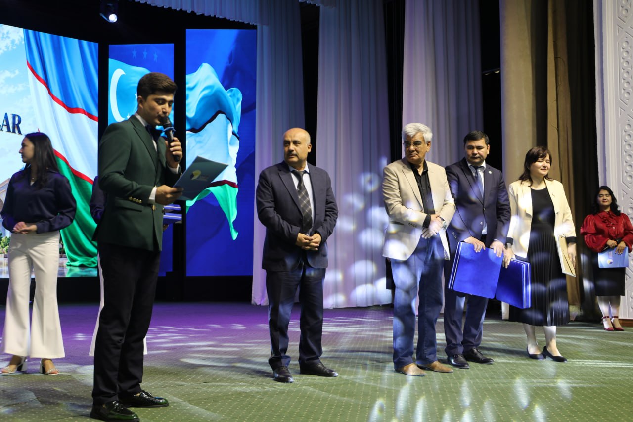 Universitetimizda talabalikka bag‘ishlov hamda ustoz va murabbiylar kuniga bag‘ishlangan tadbir o‘tkazildi Gallery Image