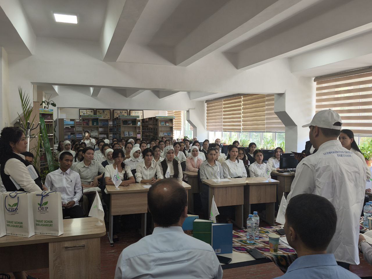 Chirchiq davlat pedagogika universitetida "Ekologik madaniyat - bugun va kelajak" mavzusida davra suhbati bo'lib o'tdi. Gallery Image