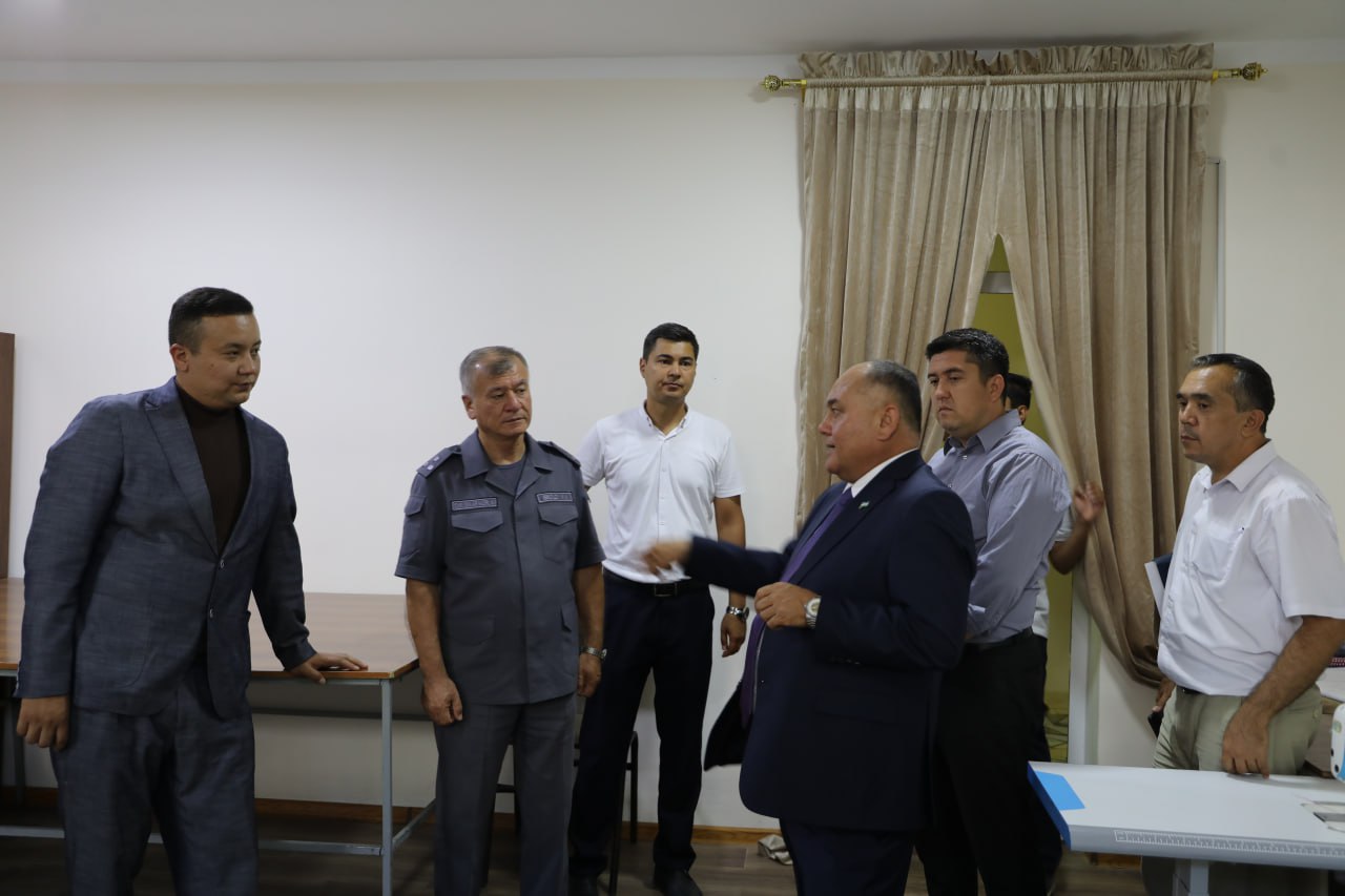 Ishchi guruh a'zolari talabalarga yaratilgan sharoitlar va talabalar turar joyining o'quv yiliga tayyorgarlik holatini o'rgandi. Gallery Image