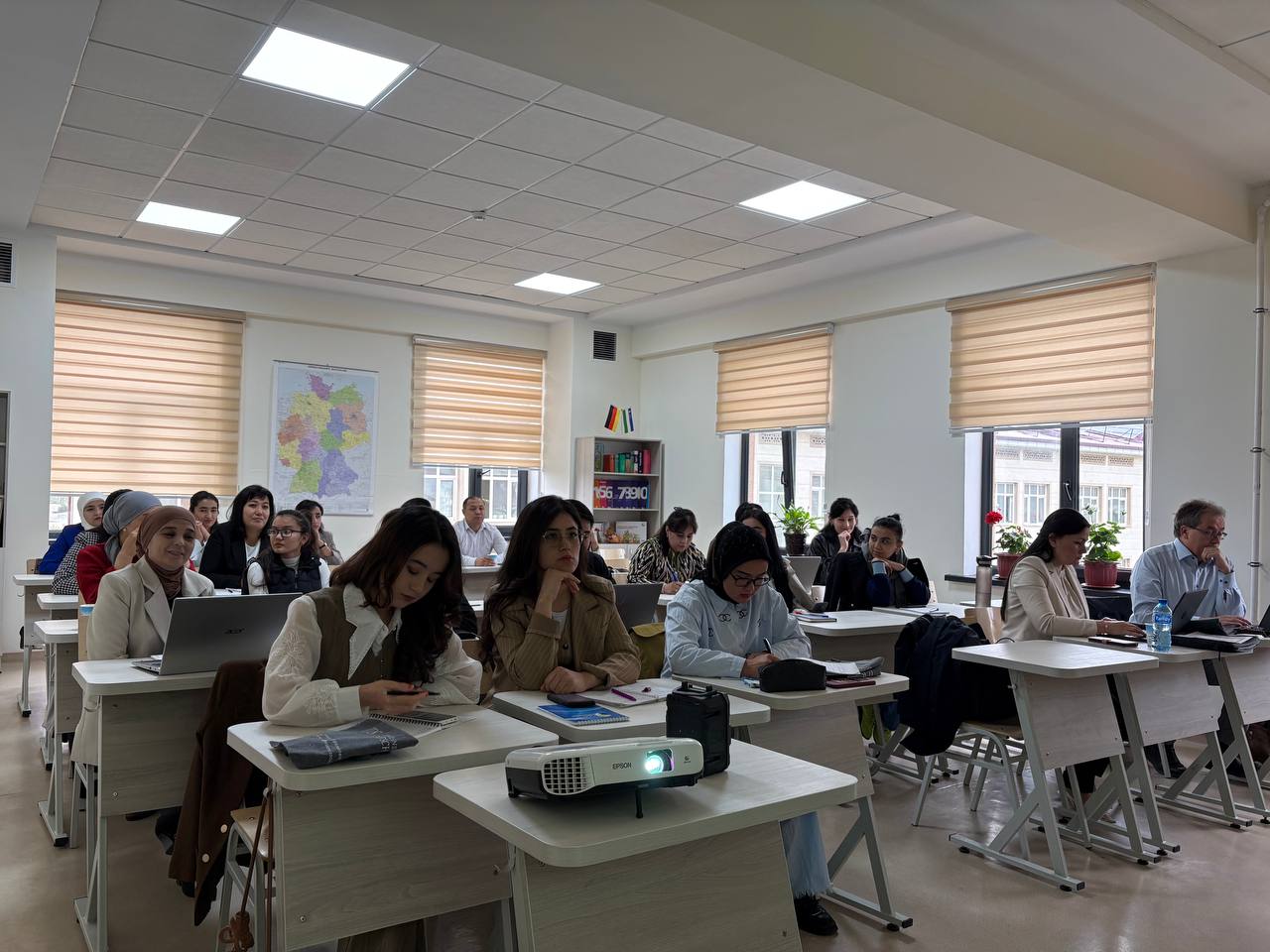 🎓 ChDPUda xalqaro yozgi maktab muvaffaqiyatli yakunlandi Gallery Image