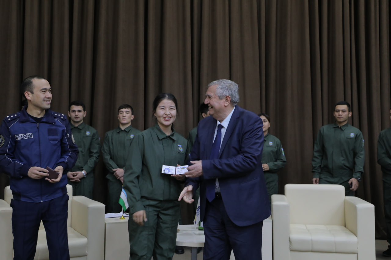 Rektor yoshlar bilan muloqot qildi Gallery Image