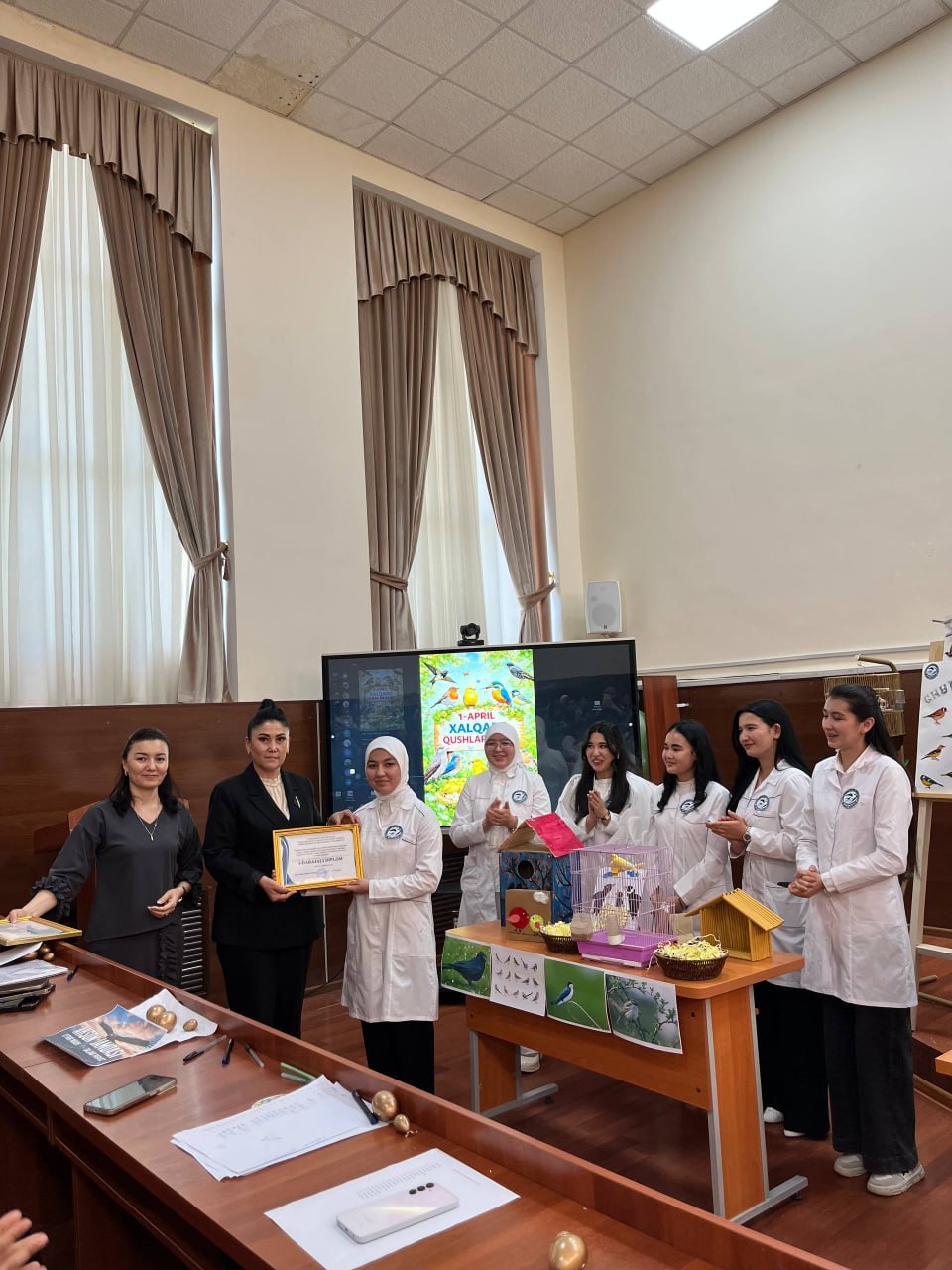 Tabiiy fanlar fakultetida Xalqaro qushlar kuni har yili 1-aprel kuni nishonlanadi. Gallery Image
