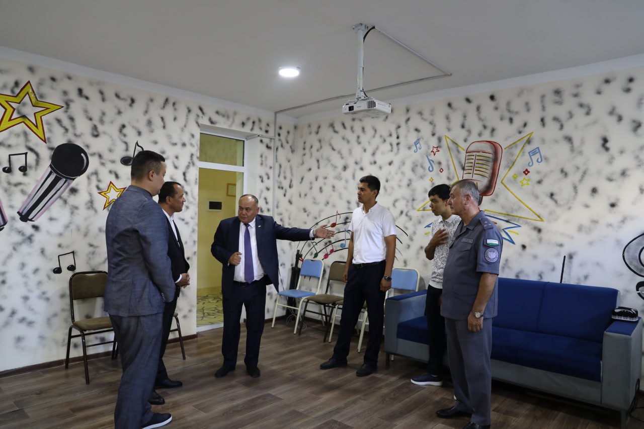 Ishchi guruh a'zolari talabalarga yaratilgan sharoitlar va talabalar turar joyining o'quv yiliga tayyorgarlik holatini o'rgandi. Gallery Image