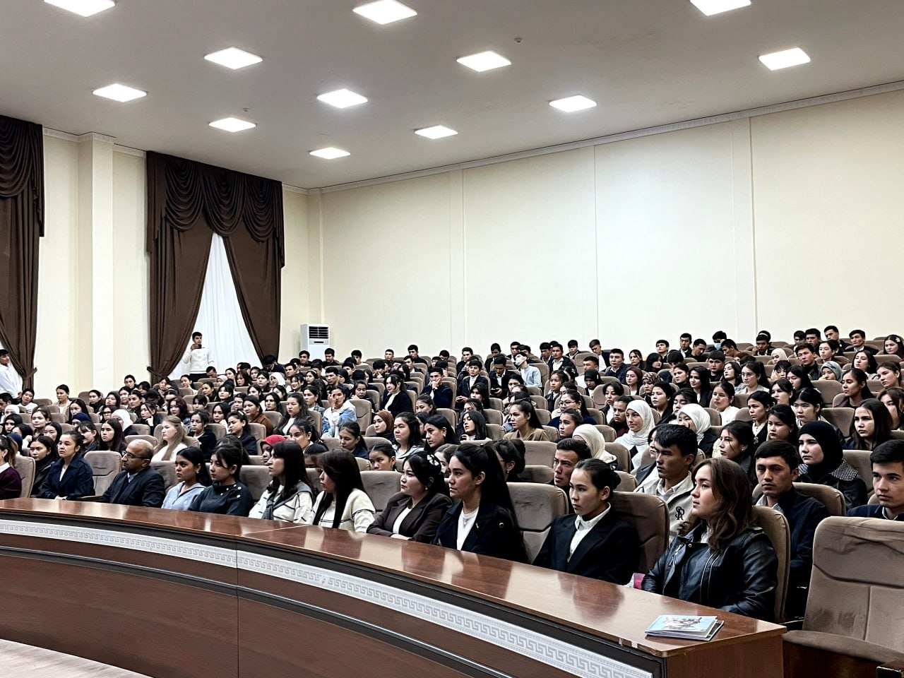 Giyohvandlik — kelajakka qöyilgan tuzoq: talabalar bilan yuzma-yuz muloqot Gallery Image
