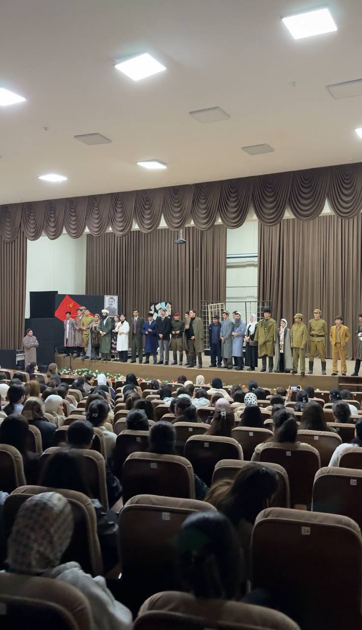 “Nihol” talaba teatr studiyasidan ta’sirli sahna asari! Gallery Image