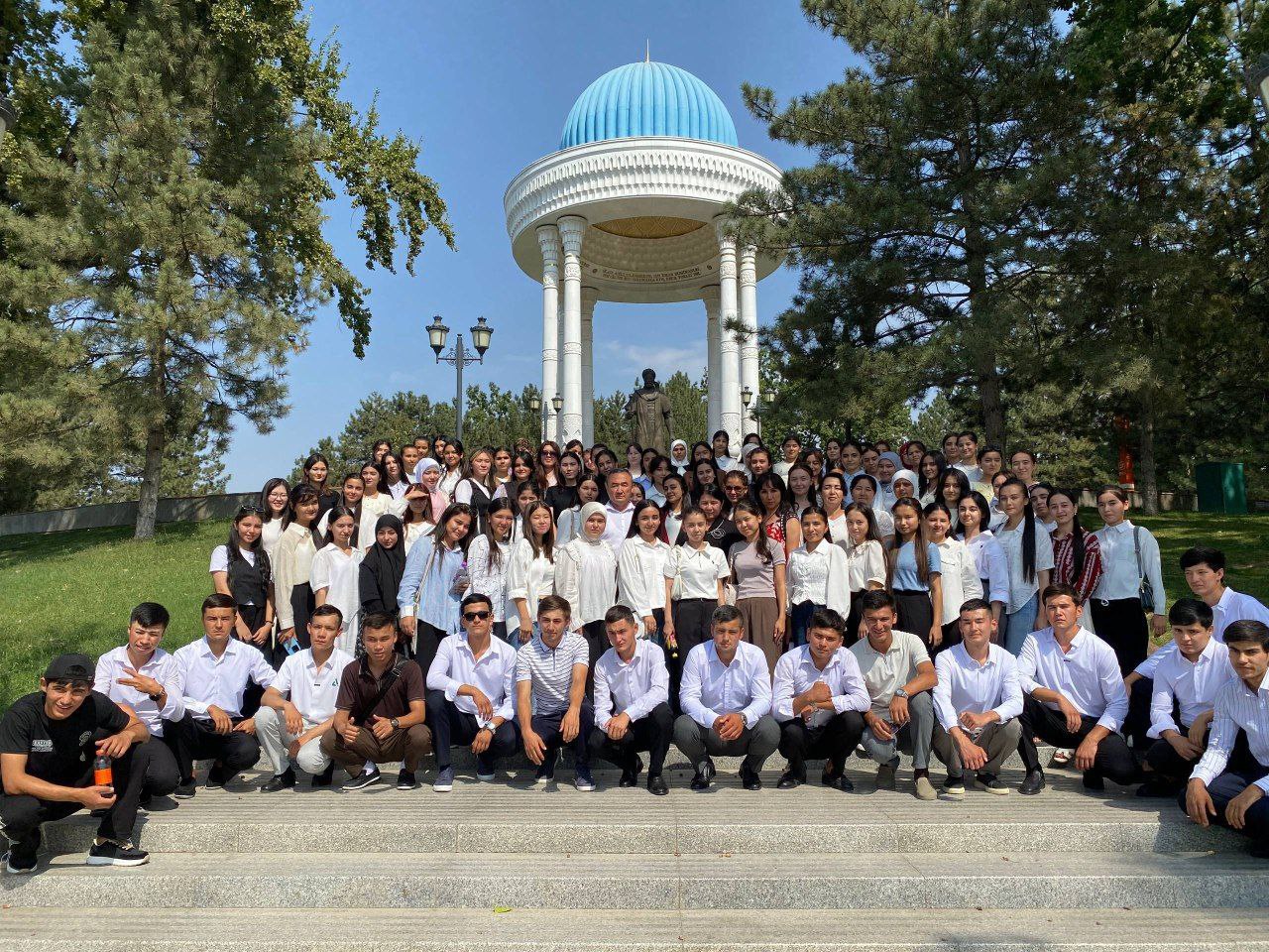 Chirchiq davlat pedagogika universiteti talabalari "Talabalarni muzey va teatrlarga tashrifi" loyihasi doirasida ichki turizm sayohati amalga oshirdi. Gallery Image