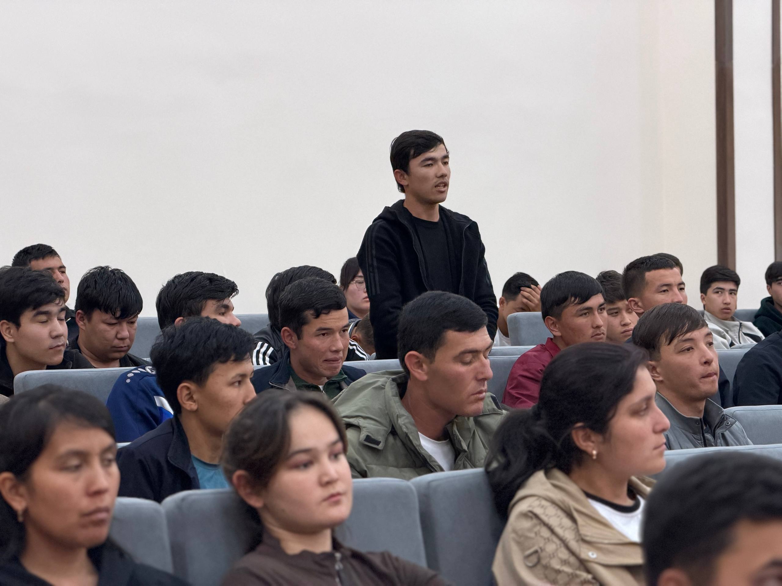 Akademiya tinglovchisi yoshlarni ogohlikka chaqirdi Gallery Image