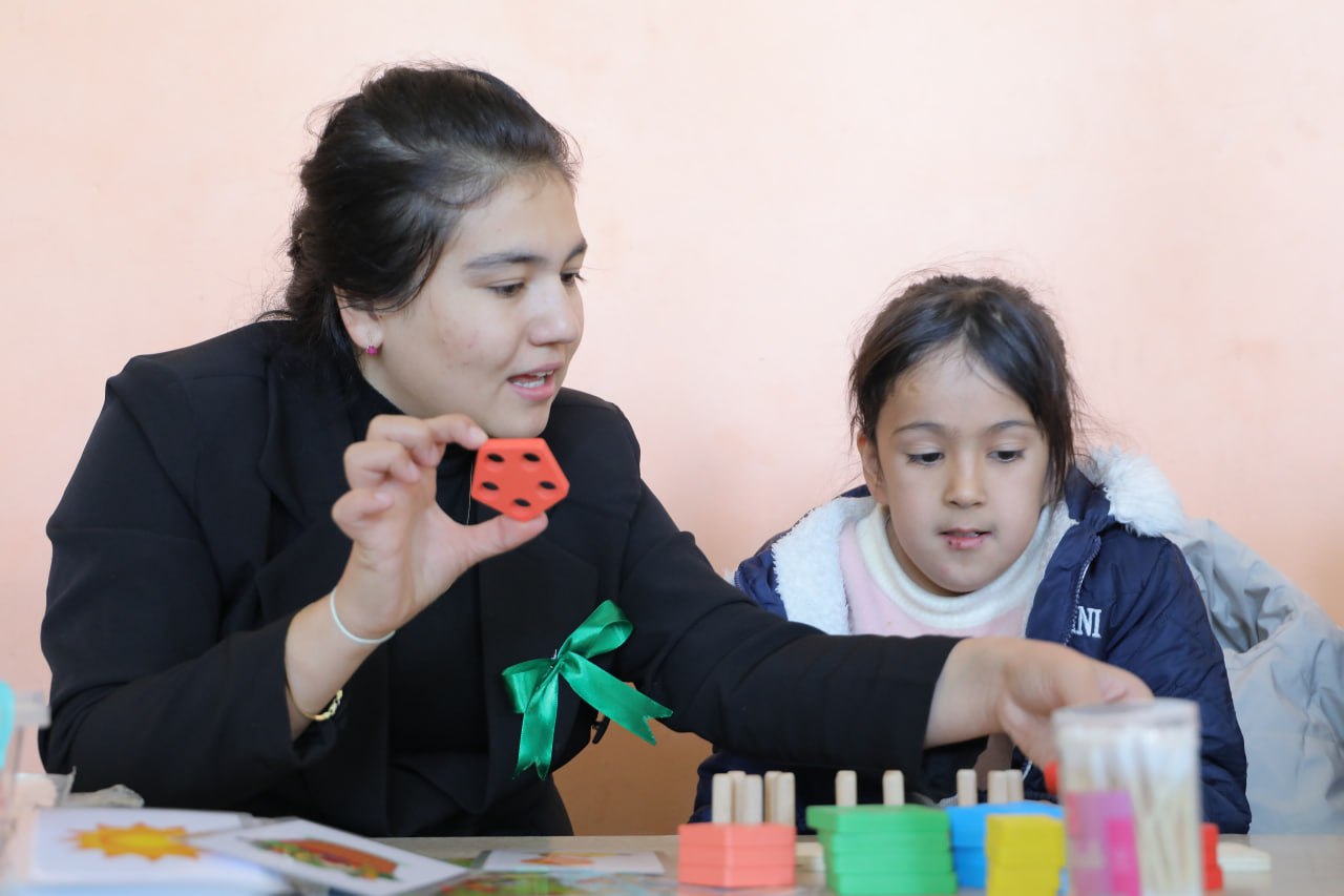 “Ochiq osmon ostidagi maktab” — mehr, metodika va innovatsiya uyg‘unligi Gallery Image