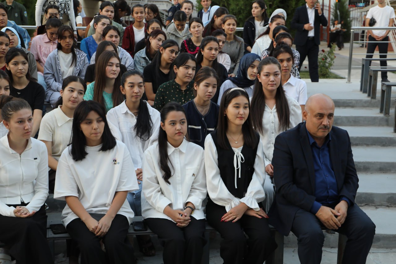 Rektor talabalar bilan ochiq muloqot qildi: «Sizning yutuqlaringiz ota-onangizning umrini uzaytiradi» Gallery Image