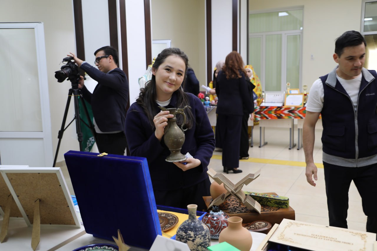 Kreativ tadbirkor yoşlar — universitet tayançlari Gallery Image