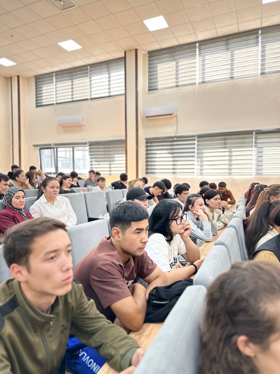 Giyohvandlik – 21-asr vabosi” hamda “Biz yoshlar radikalizm va diniy ekstremizmga qarshimiz!” shiori ostida profilaktik tadbir bo‘lib o‘tdi. Gallery Image